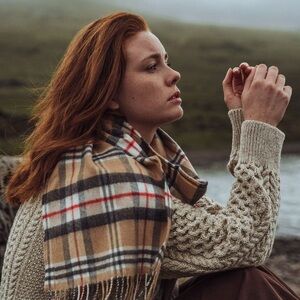 NWT - John Hanly Ireland Merino Luxury Wool Scarf Classic Carmel Tartan